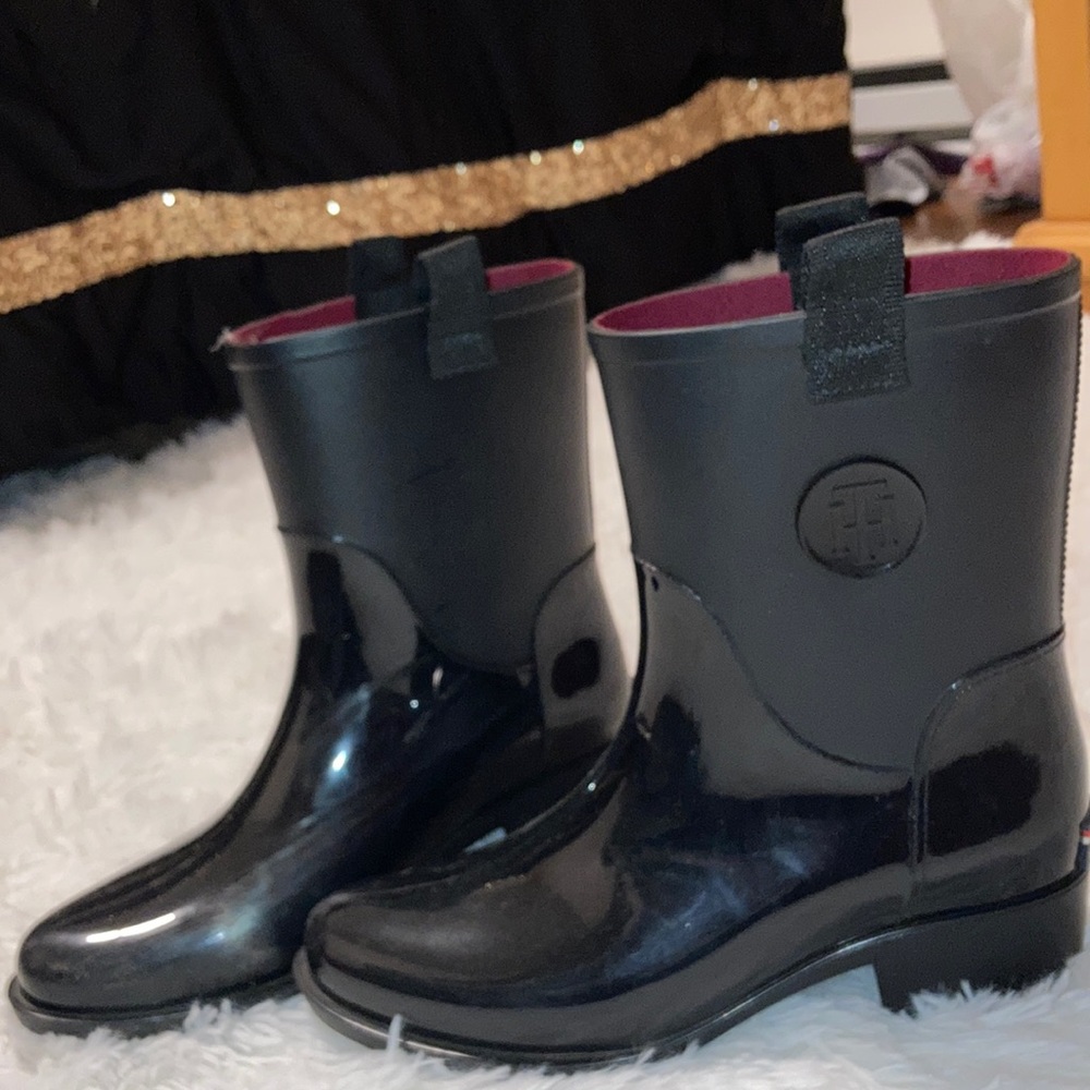 Heeled boots